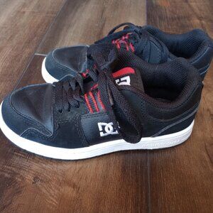 Boys DC Spark RS low top skate shoe size 1